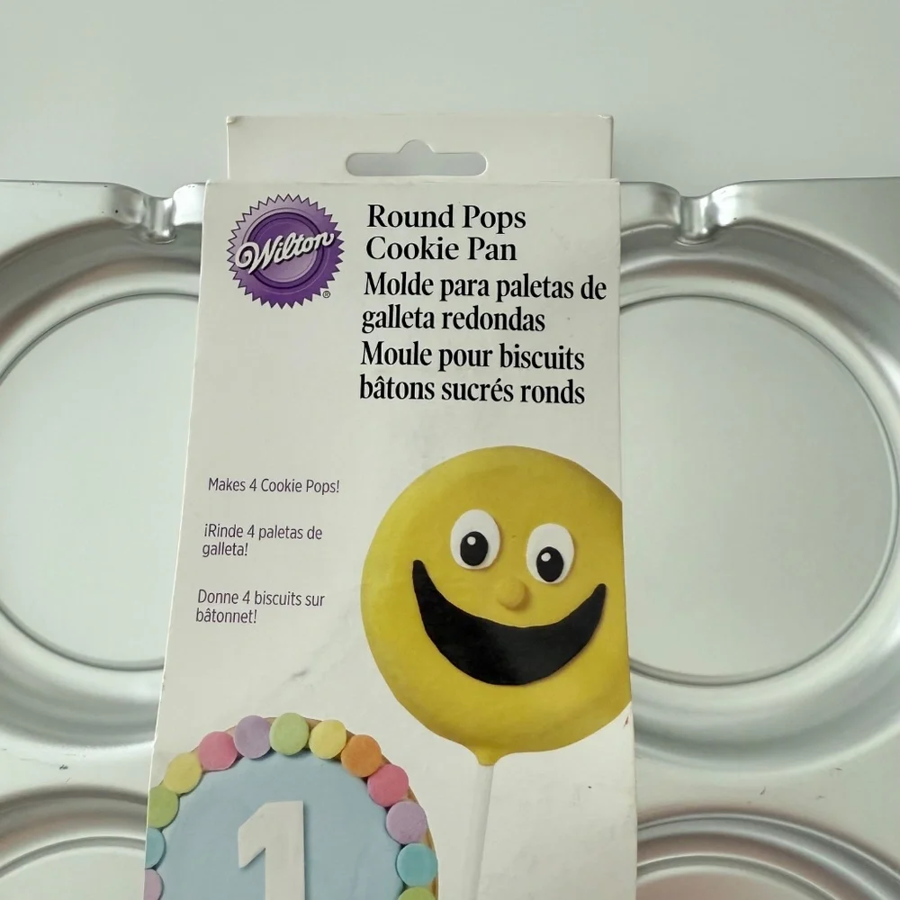 NWT Wilton 4 Cookie Pops Pan